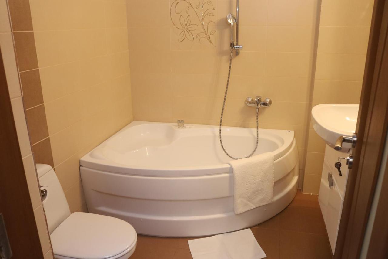 Vega Beach Apartment Mamaia Ngoại thất bức ảnh